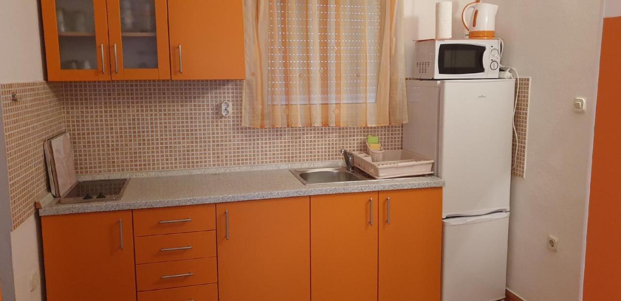 Apartments Jannine ビオグラード・ナ・モル エクステリア 写真